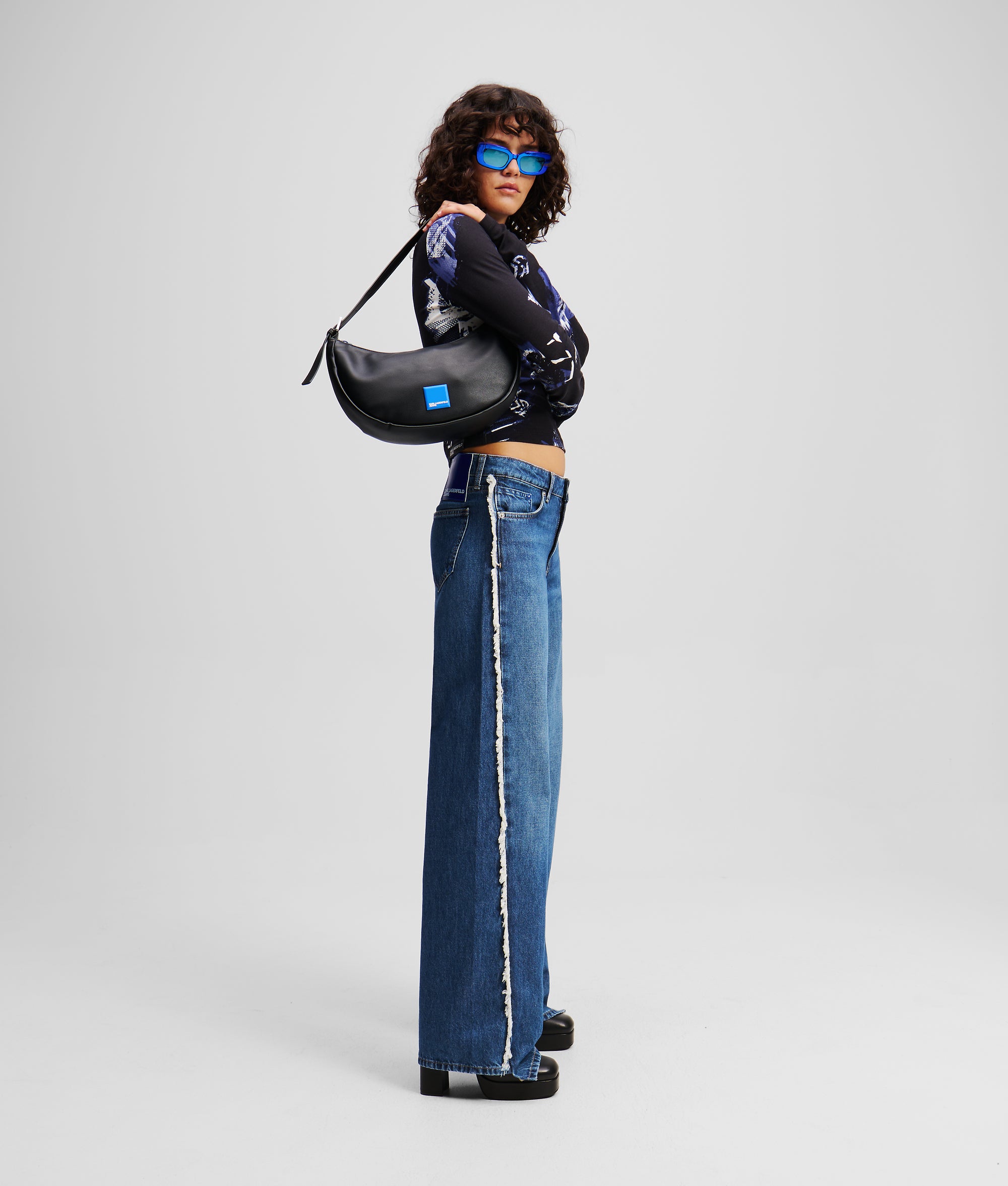 FRINGED MID-RISE RELAXED JEANS - Image 4