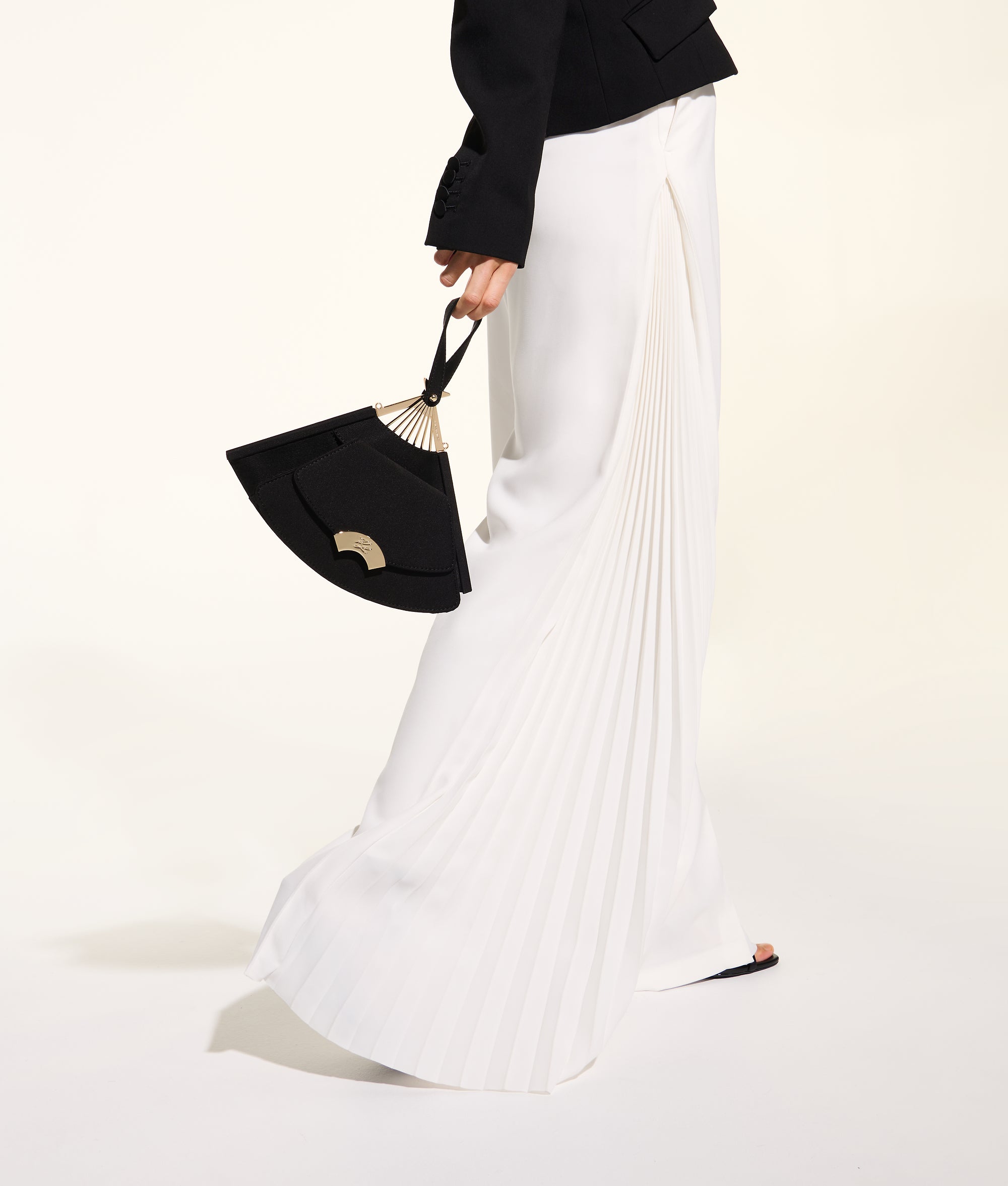 KL STUDIO FAN CLUTCH BAG - Image 2