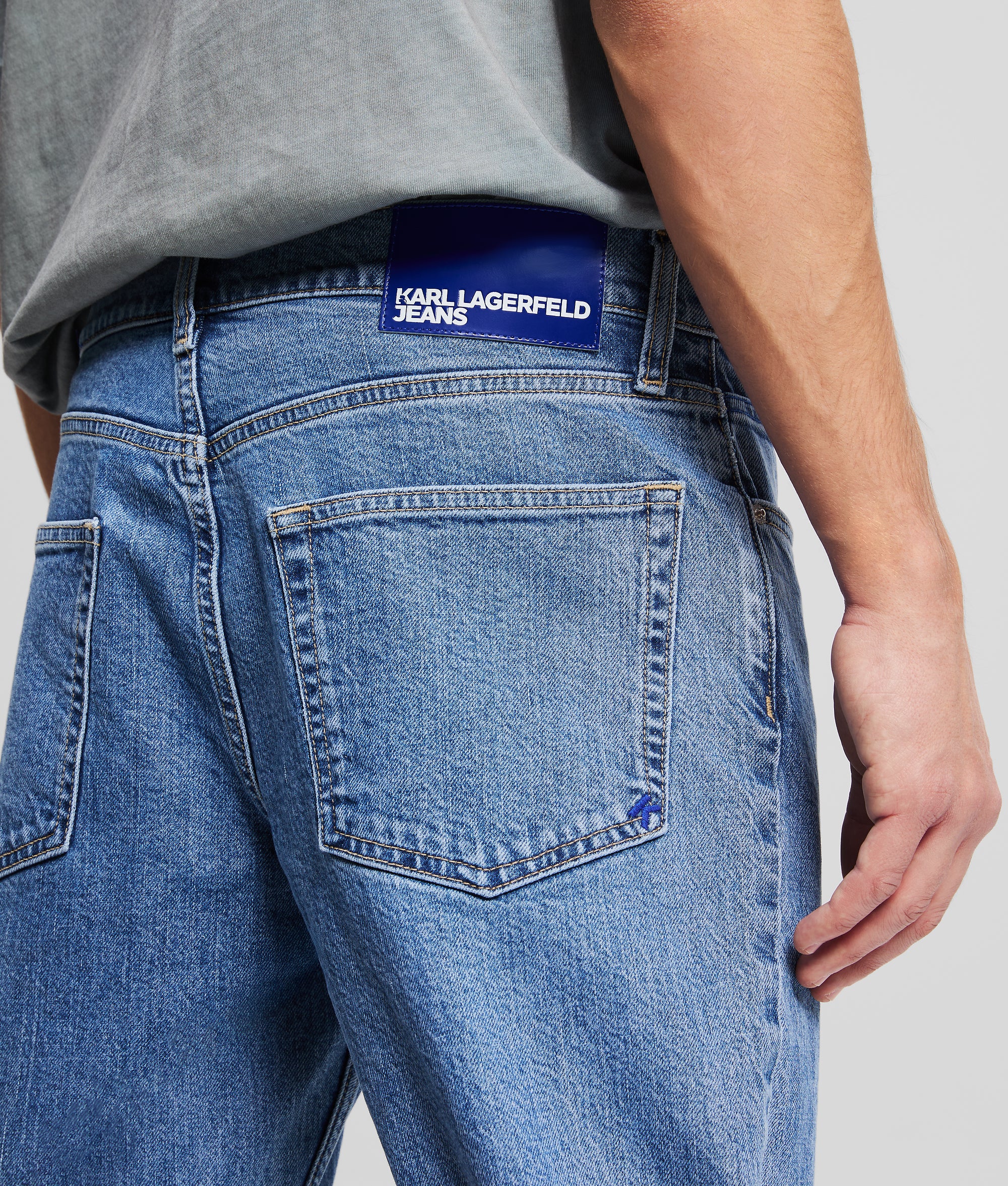 STRAIGHT JEANS - Image 2