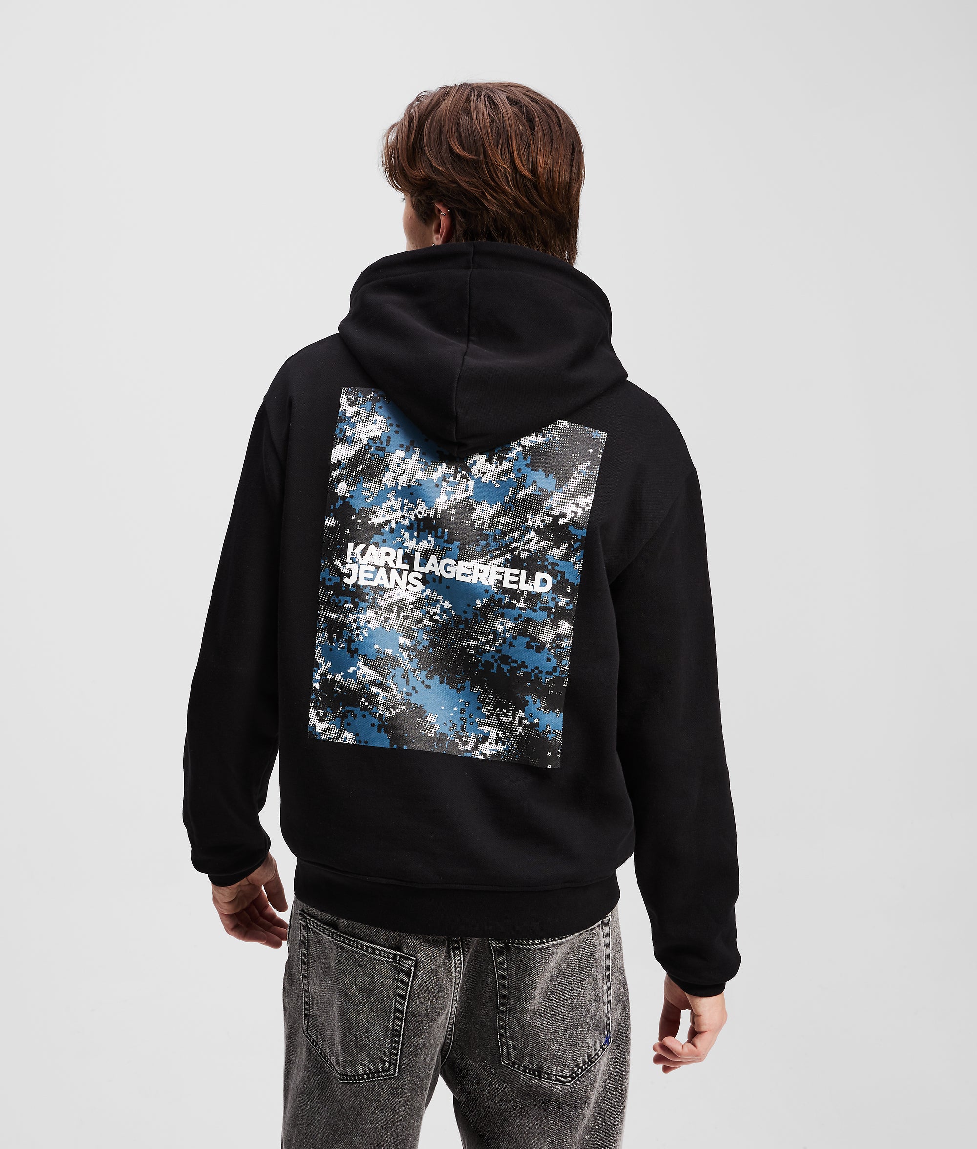 GRAPHIC HOODIE