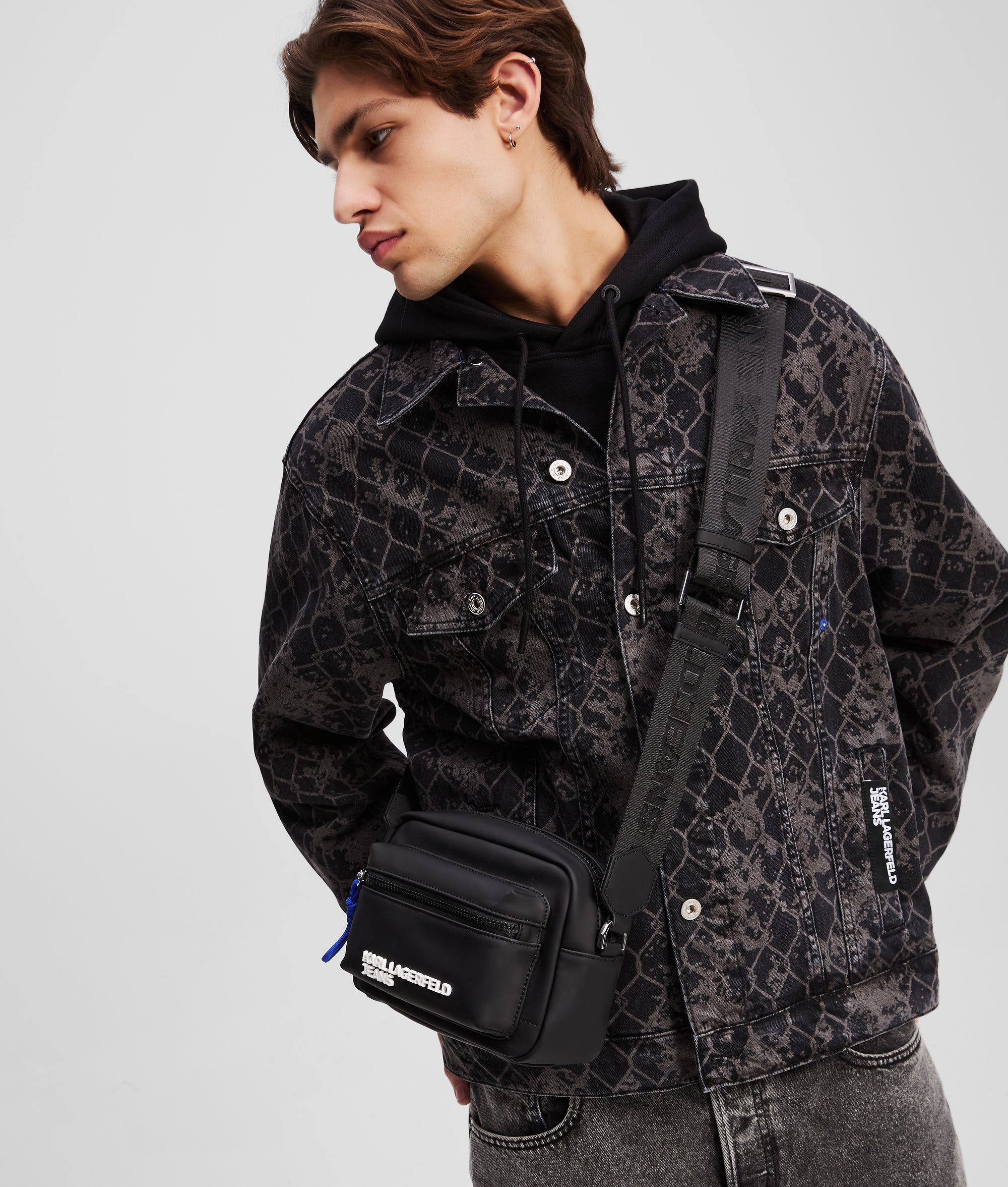 COATED CROSSBODY BAG - Image 2