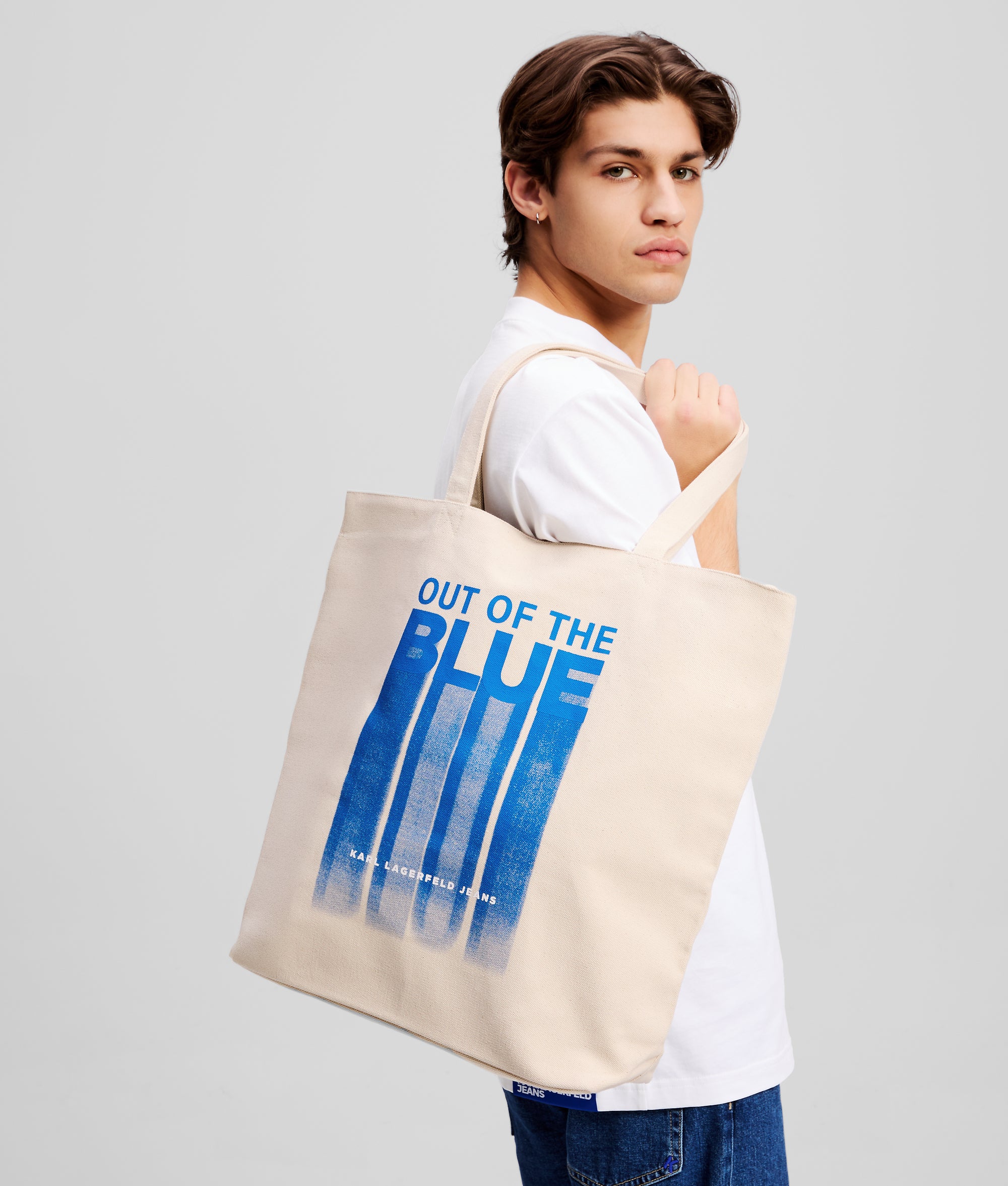 OUT OF THE BLUE SHOPPER - Image 2