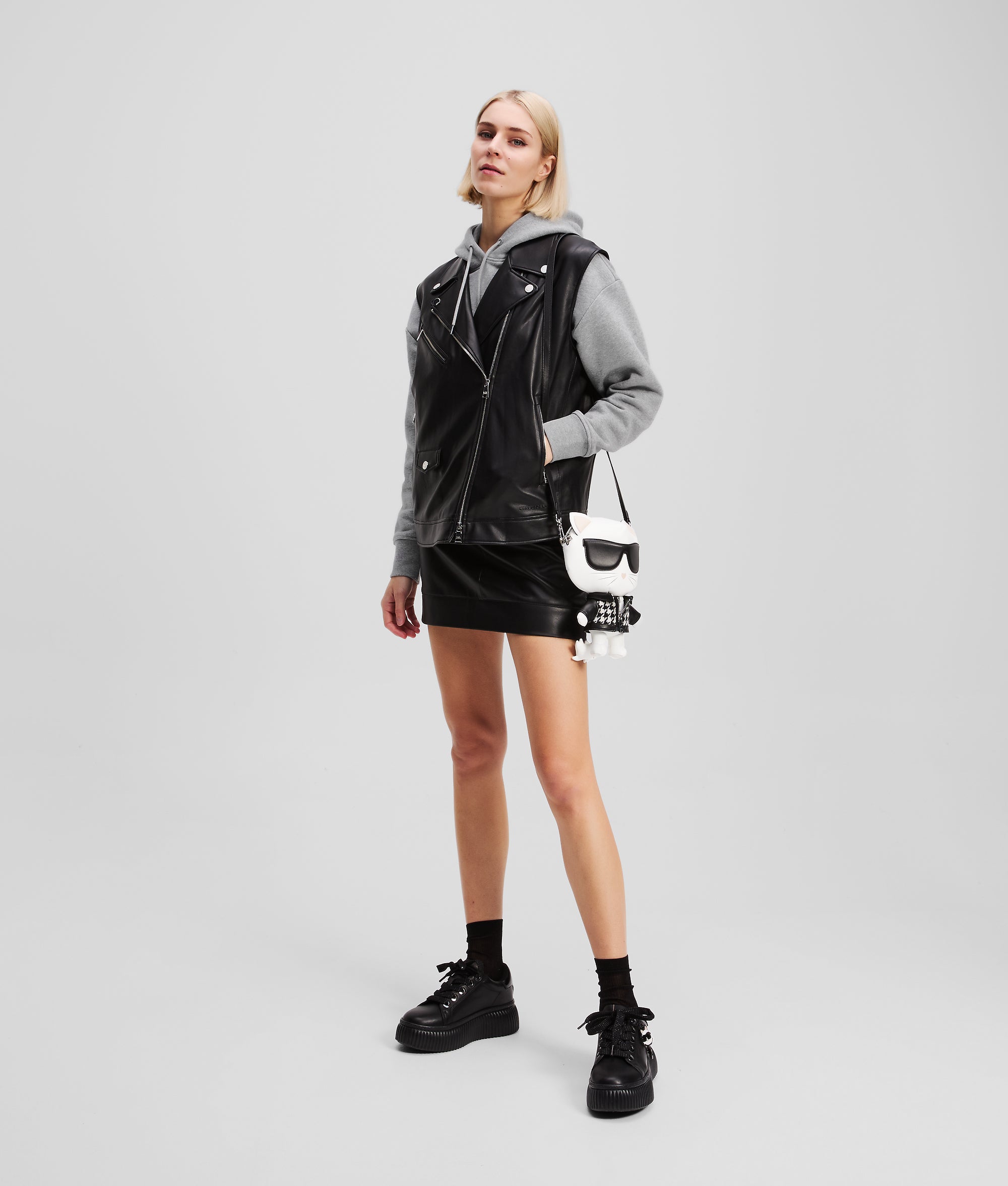 IKON PATCH CROPPED HOODIE - Image 4