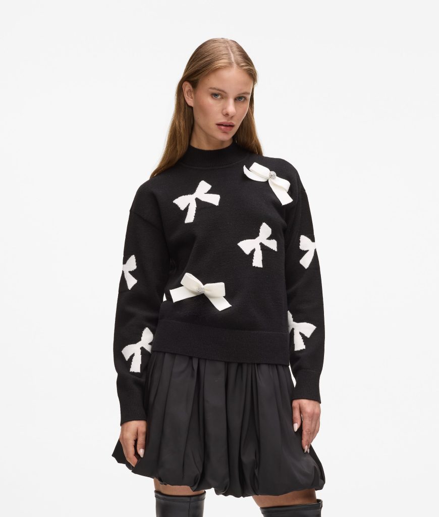 Exclusive bow sweater